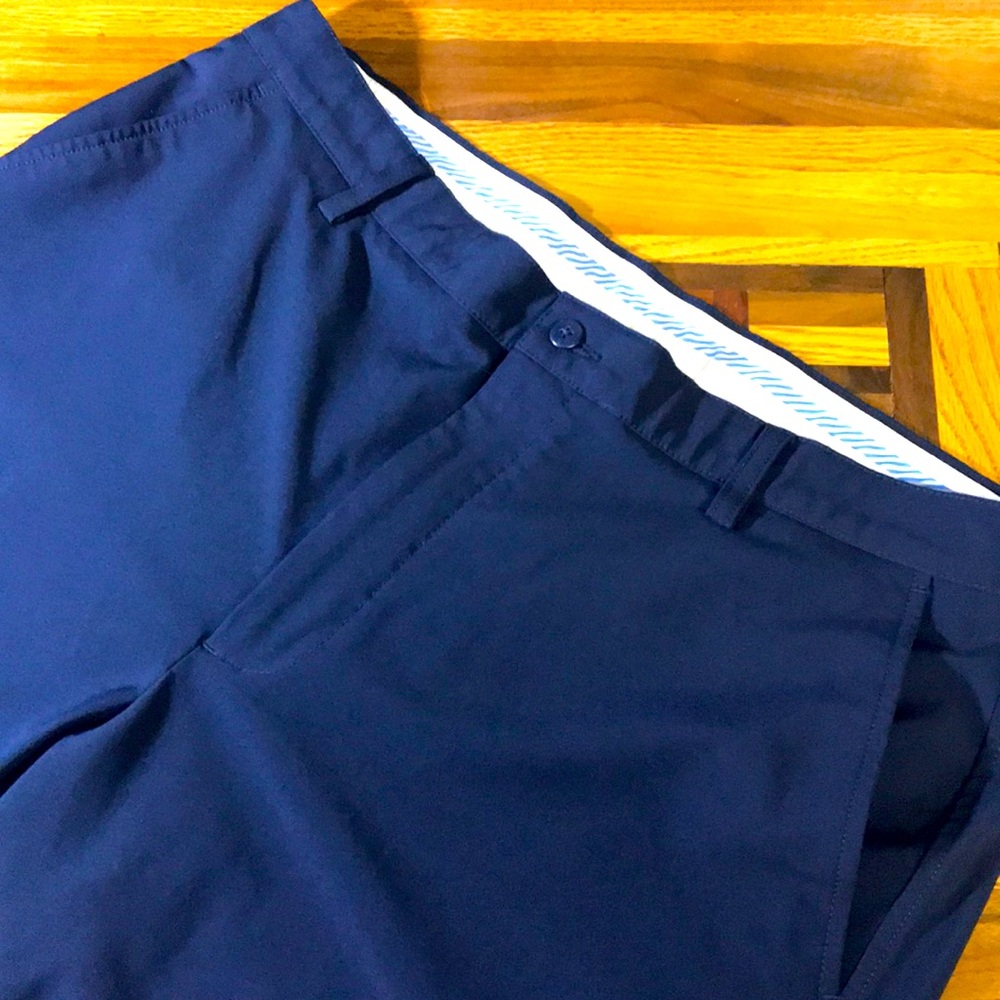 FootJoy men’s 38 navy blue flat front golf shorts